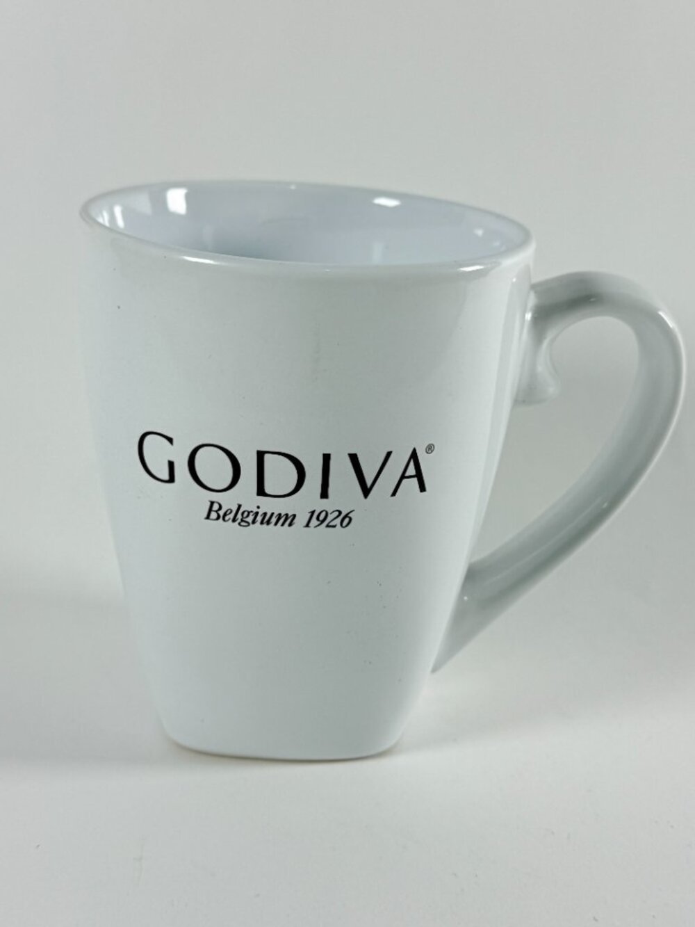Godiva White Coffee Mug 16 oz  Belgium Chocolate Brand 2016